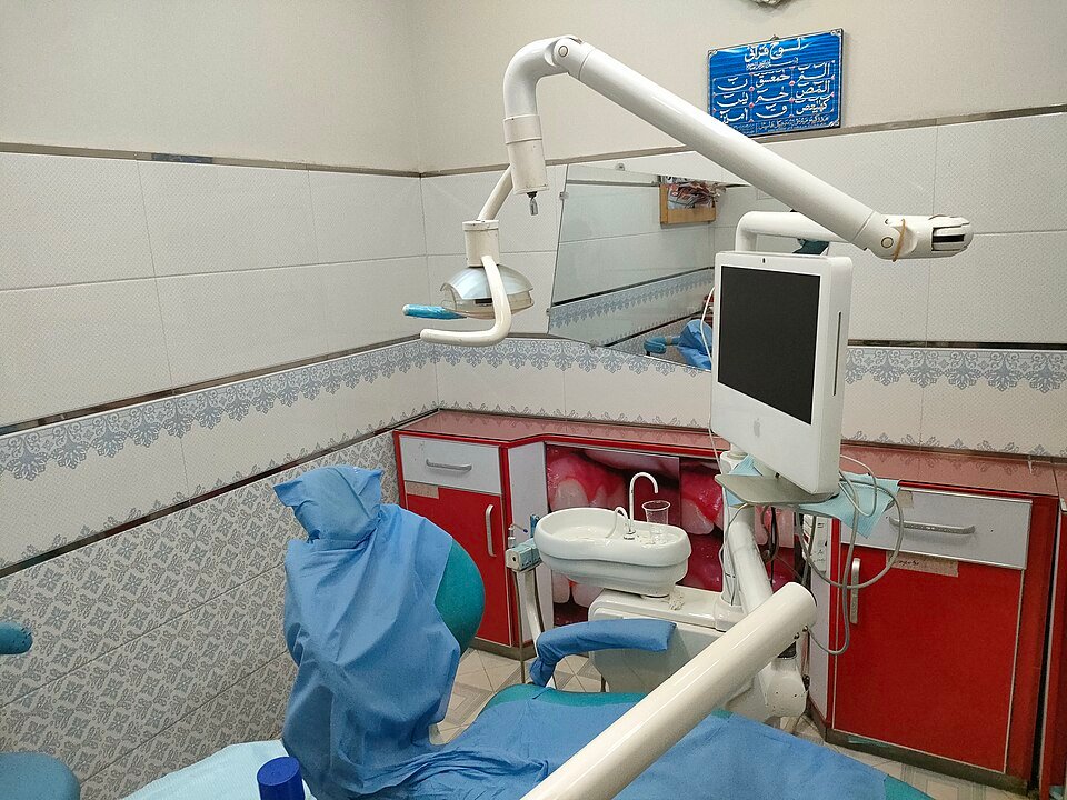 Gabinete dental moderno preparado para una valoración antes de sedación consciente